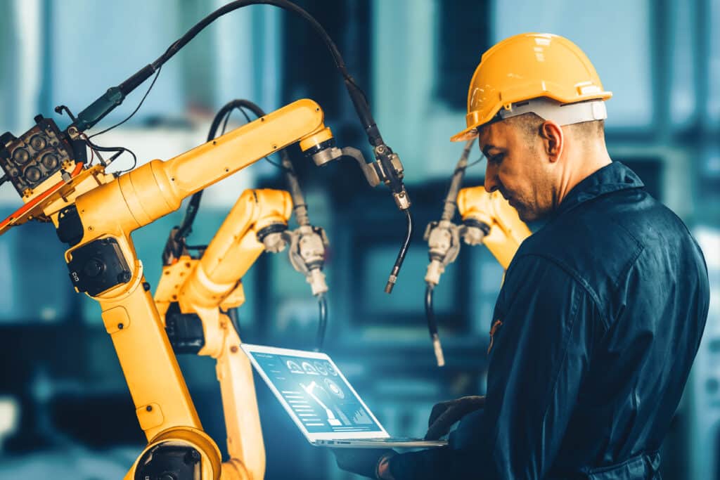 Intégrateur de robot en travail d'intégration.